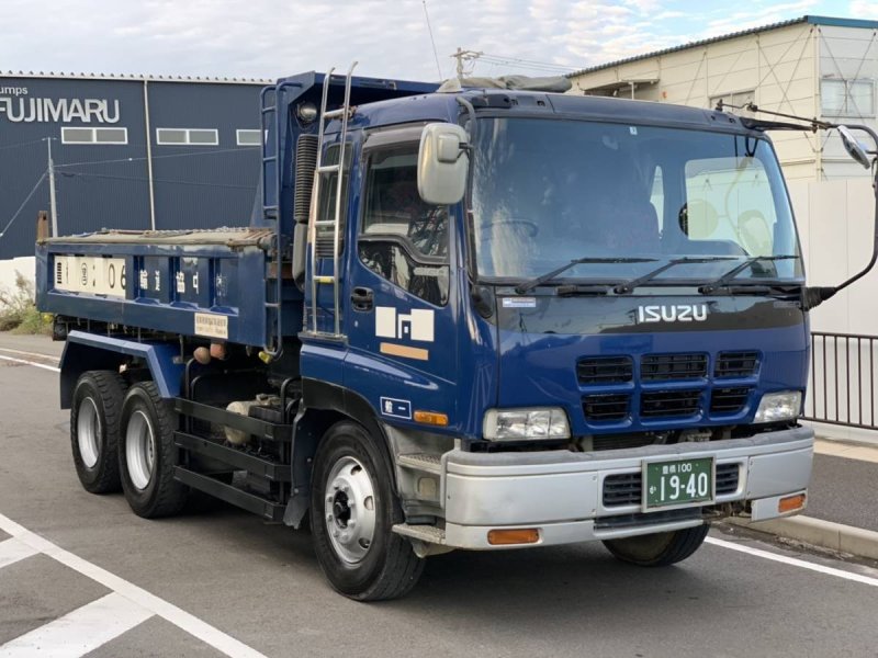 Isuzu Giga самосвал