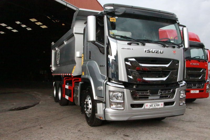 Isuzu Giga самосвал