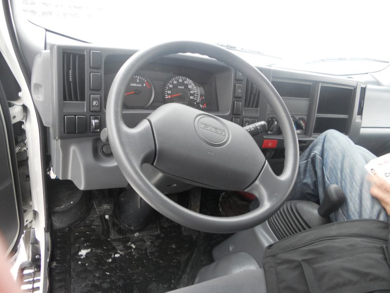 Isuzu с надкрышным спальником