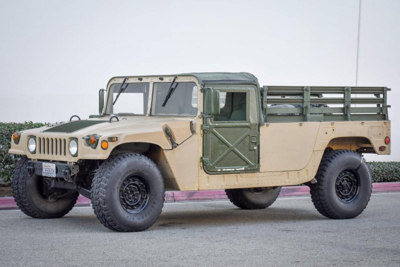 Hammer военный HMMWV