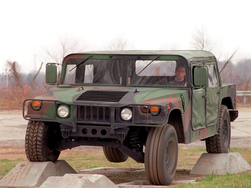 HMMWV m998
