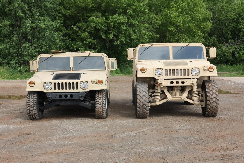 Армейский внедорожник HMMWV