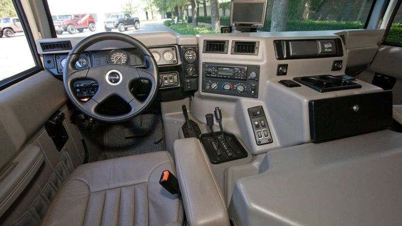 Hummer h1 кабина