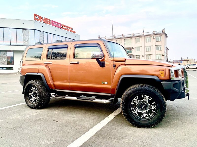 Hummer h3 Orange