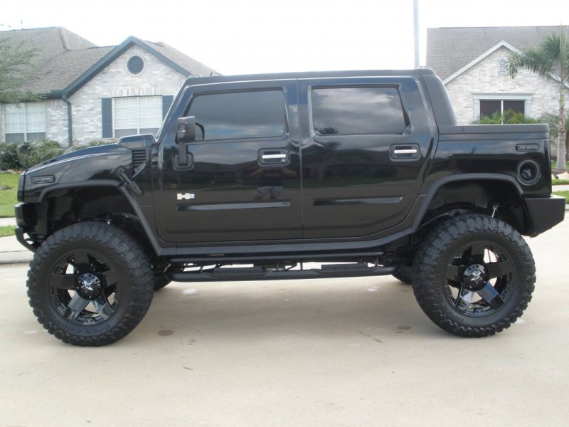 Черный Hummer h2 пикап