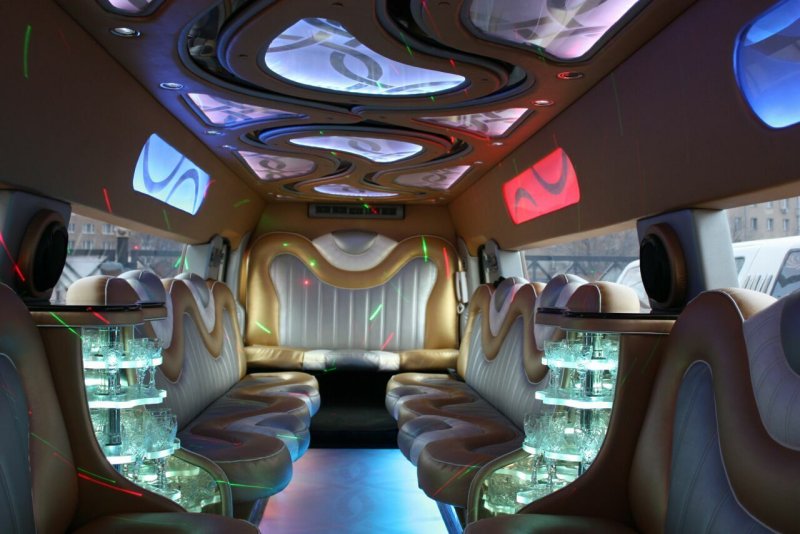 Лимузин Hummer h2 внутри