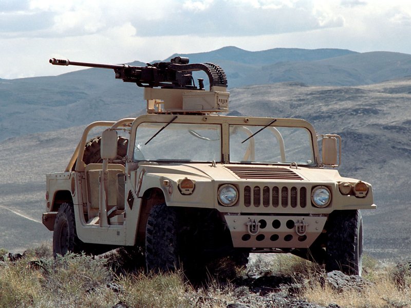Hummer h1 Humvee с пулеметом