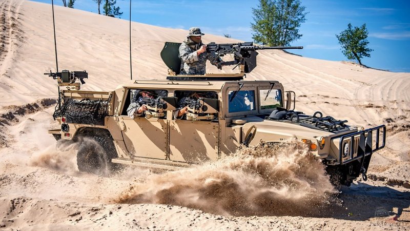 Hummer h1 Humvee с пулеметом