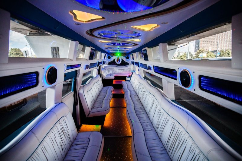 Hummer h2 Limousine салон