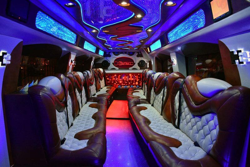 Hummer h2 Limousine салон