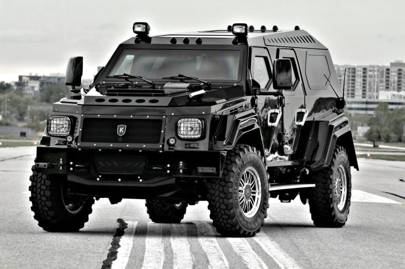 Броневик Knight XV