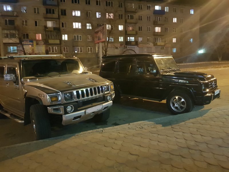 Hummer h2 vs Mercedes g-class