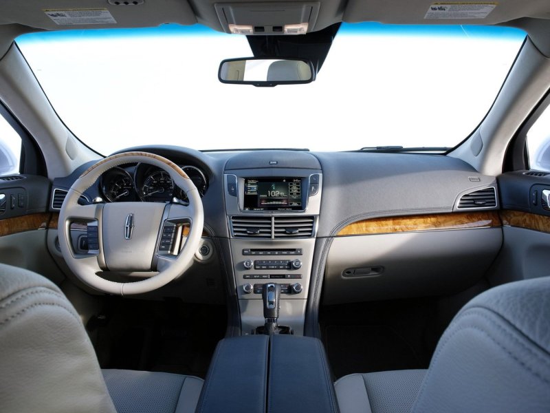 Lincoln MKT 2010