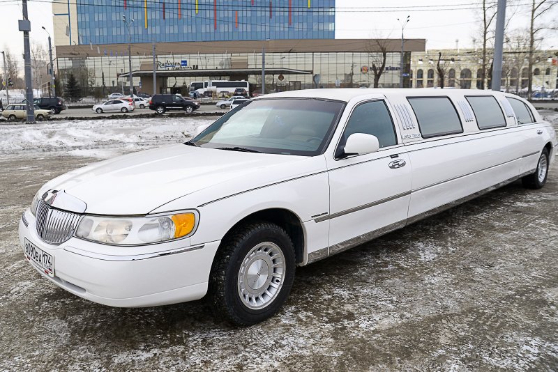 Лимузин Линкольн 2001