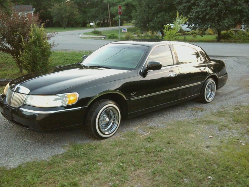Lincoln Town car 2000