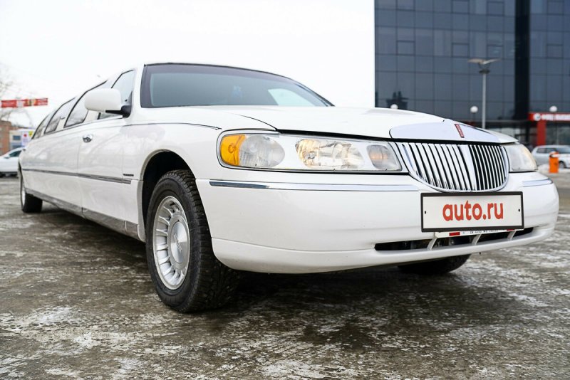 Lincoln Town car 2023