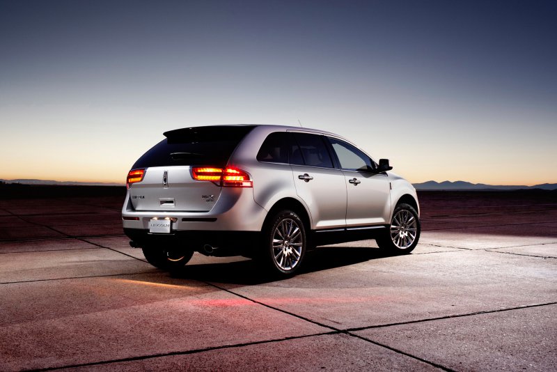 Машина Lincoln MKX 2010