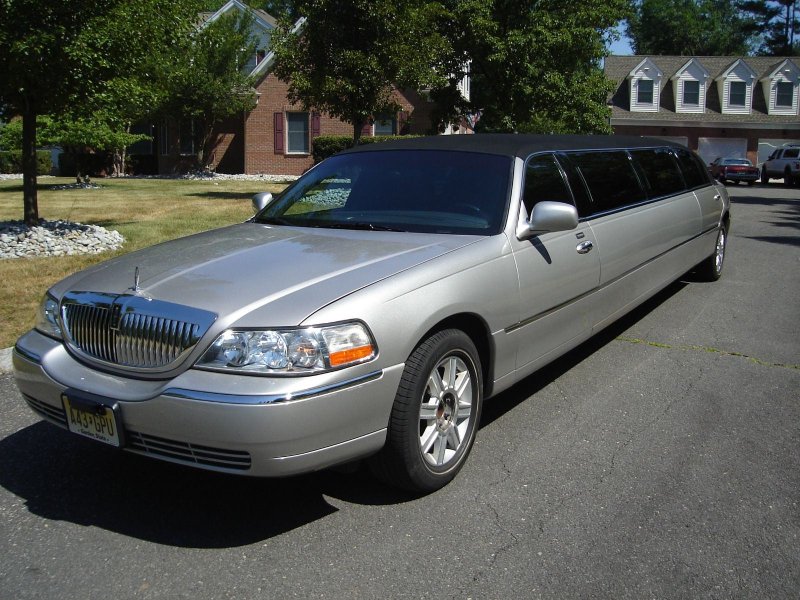 Lincoln Town car 2011