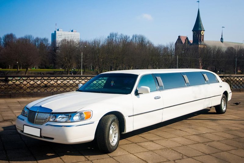 Lincoln Town car лимузин 2004