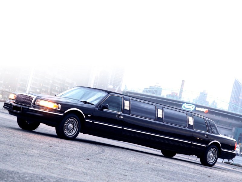 Lincoln Town car 1995 лимузин