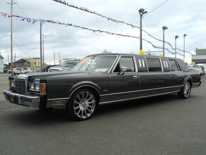 Lincoln Town car Limousine 1988