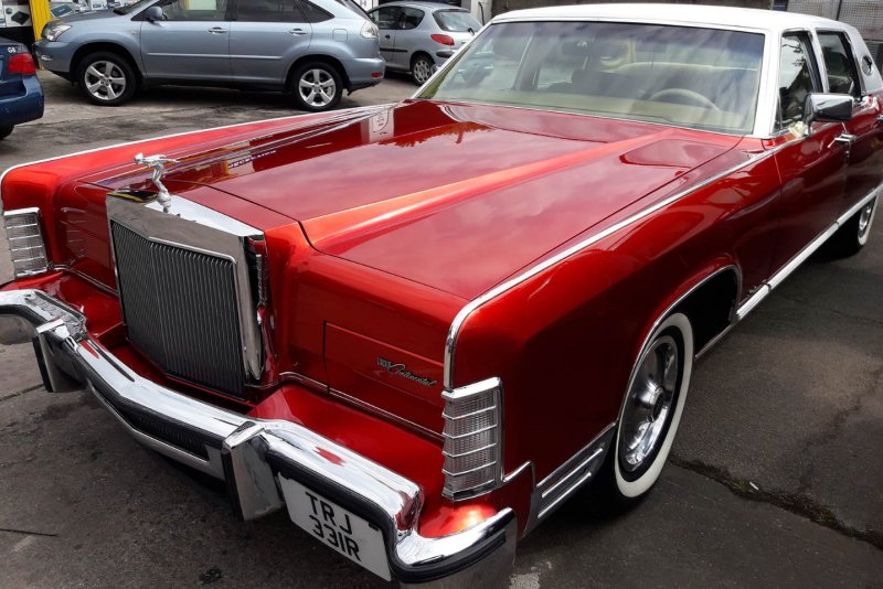 Lincoln Continental v12
