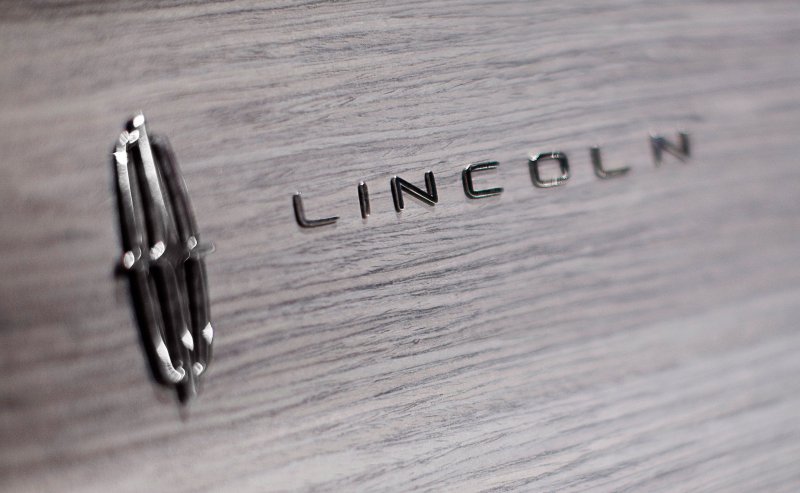 Lincoln Town car эмблема