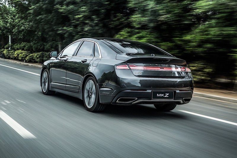 Lincoln MKZ 2