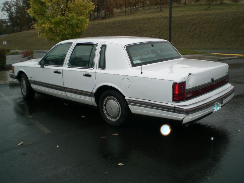 Lincoln седан 1990