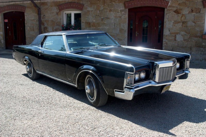 Lincoln Continental 1969 Black