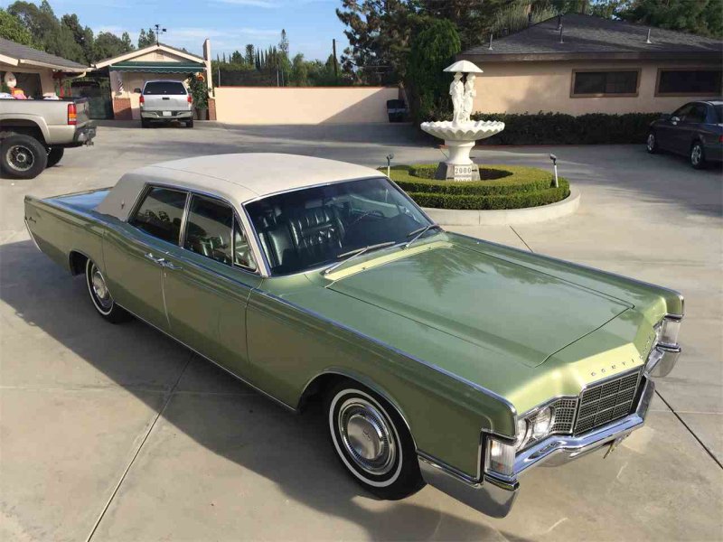 1969 Lincoln Continental sedan