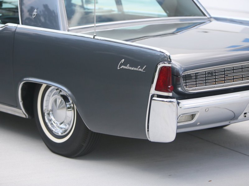 Lincoln Continental 53a как открываются двери