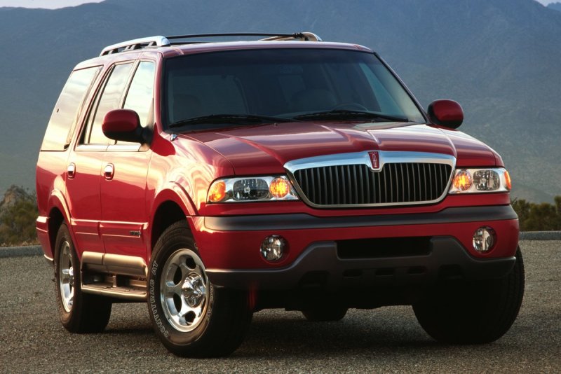Машина Lincoln Navigator