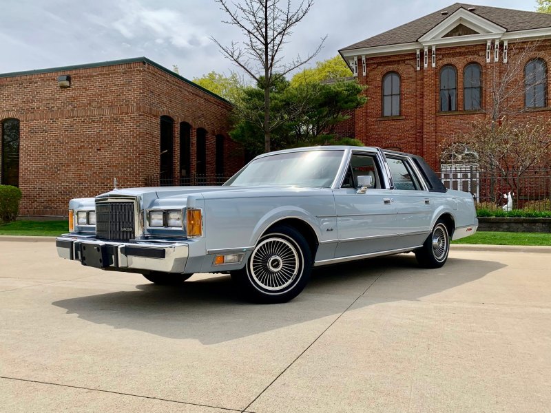 Lincoln Town car 1989