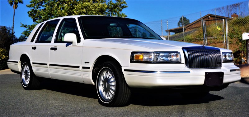 Lincoln Town car 1989 седан