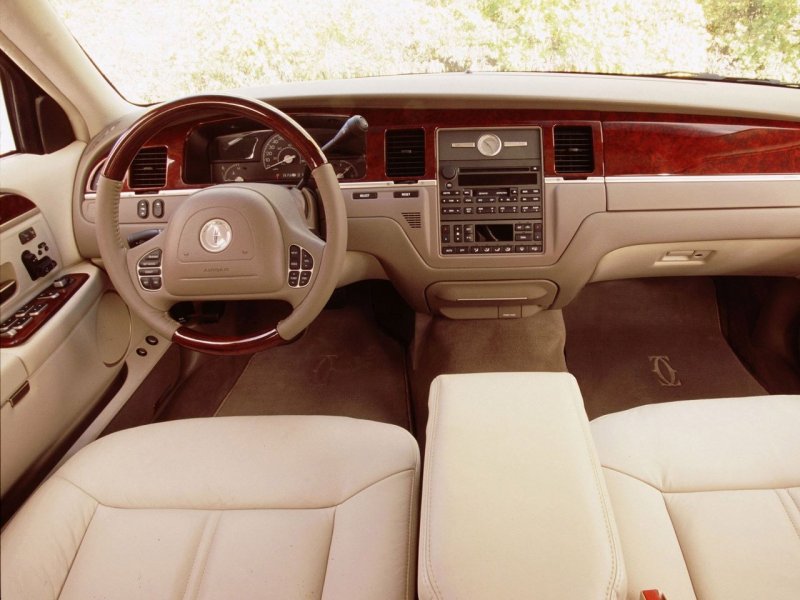 2003 Lincoln Town car Cartier l