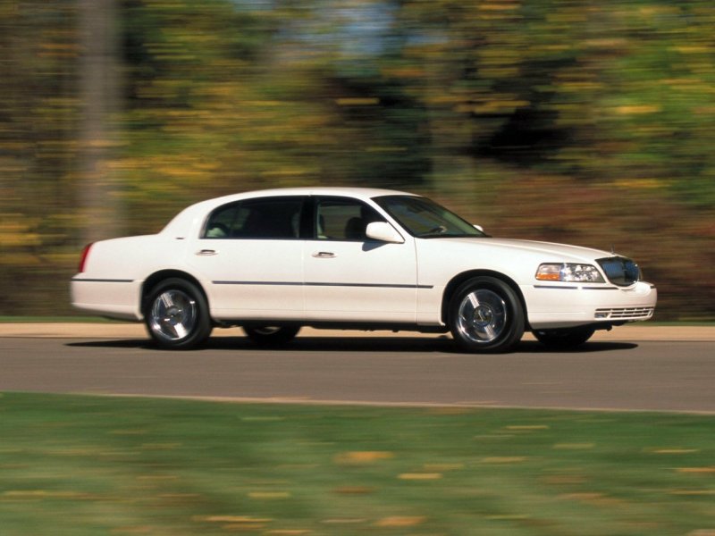 Lincoln Town car Рестайлинг 2003