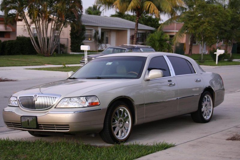 Lincoln Town car 2004