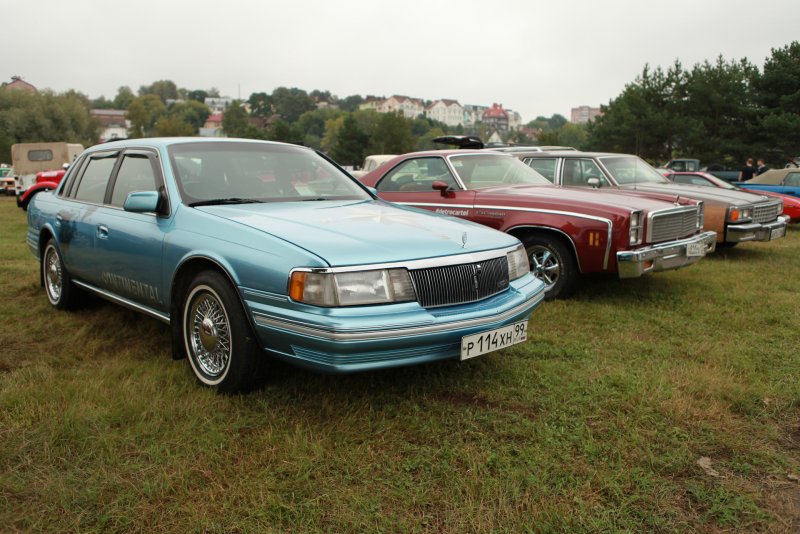 Lincoln Continental 1988
