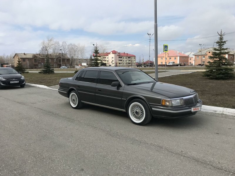 Lincoln Continental 1990