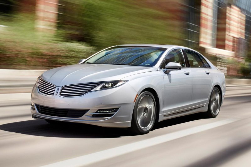 Машина Lincoln MKZ