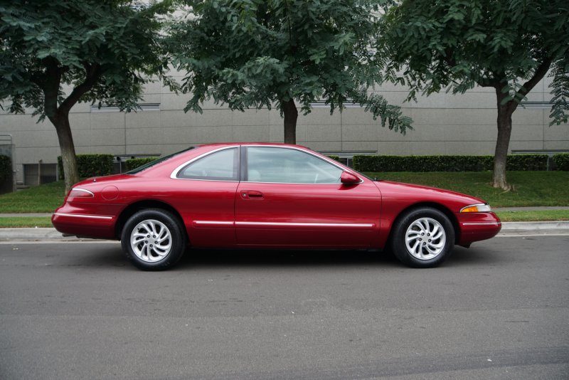 1995 Lincoln Mark VIII Coupe