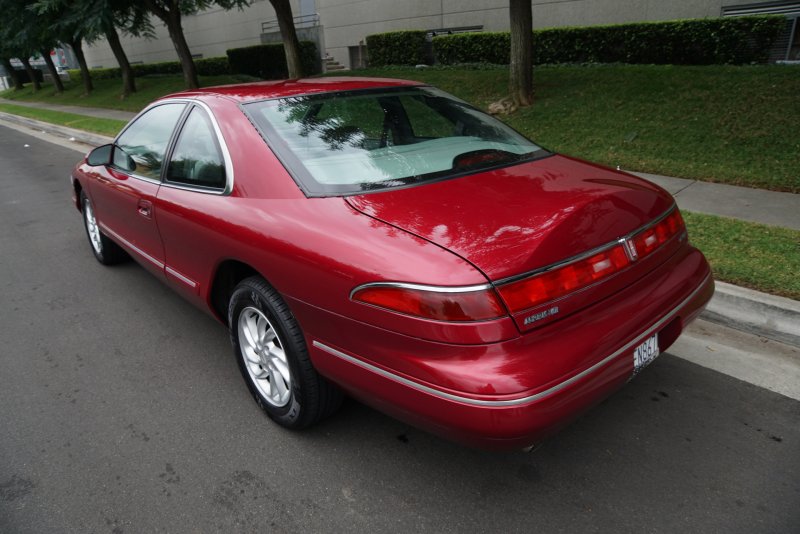 1995 Lincoln Mark VIII Coupe