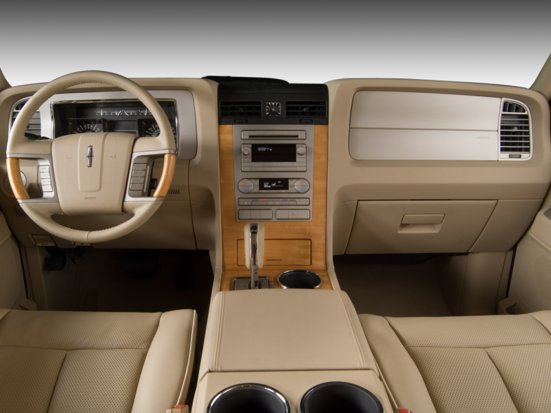 Lincoln Navigator 2005 салон