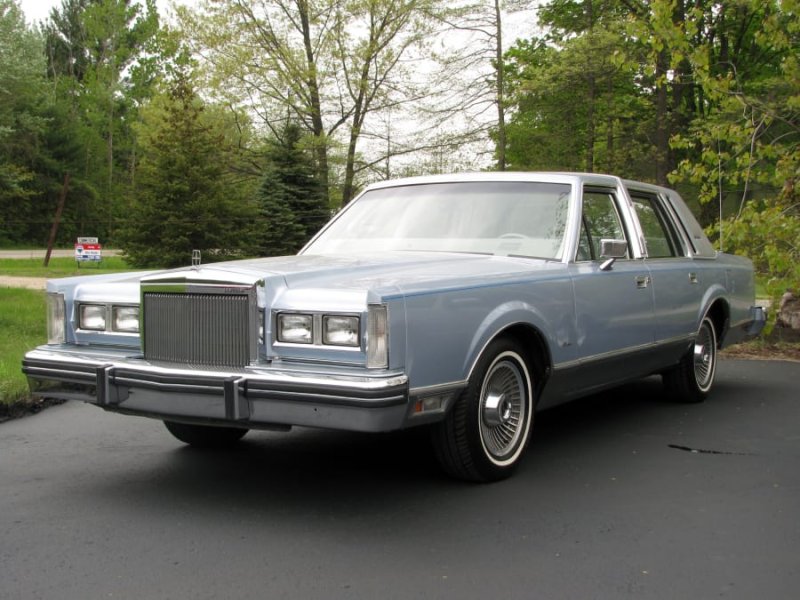 Lincoln Town car 1984
