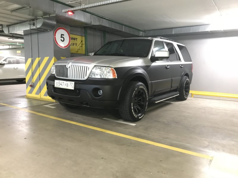 Lincoln Navigator 2