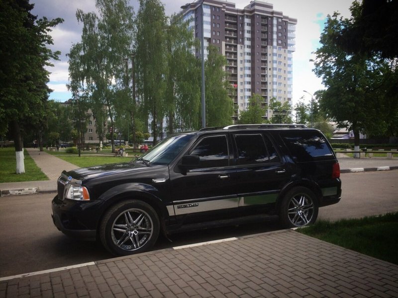 Lincoln Navigator 2 r22
