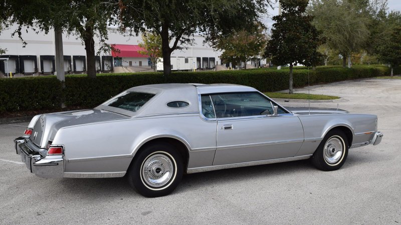 Lincoln Mark IV 1975