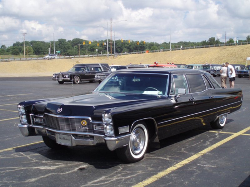 Cadillac Fleetwood 75