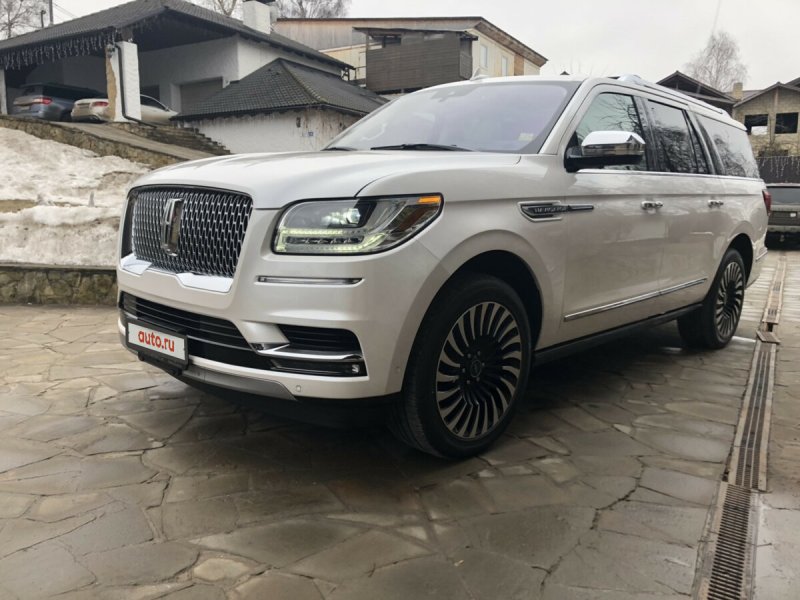 Lincoln Navigator 4